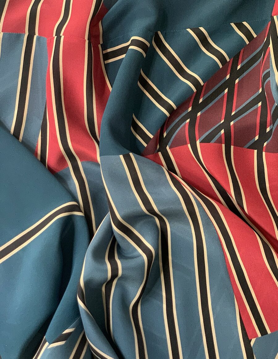 Sophia - Robe midi en crepe de soie vintage imprimé bleu et rouge
