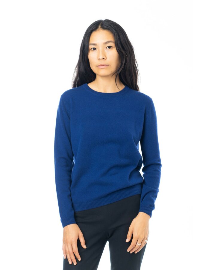 FEATHER Klein blue B 698x901 - Sweater FEATHER - Klein blue
