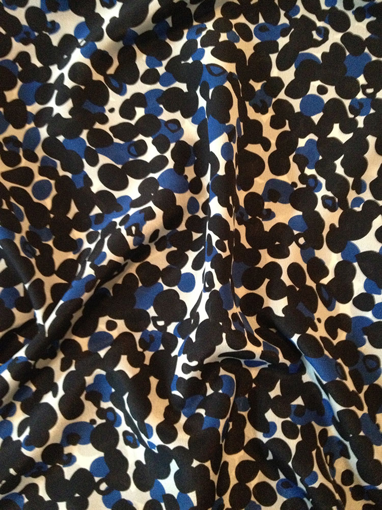 Tatum - Robe chemise longue en crepe de soie vintage imprimé bleu