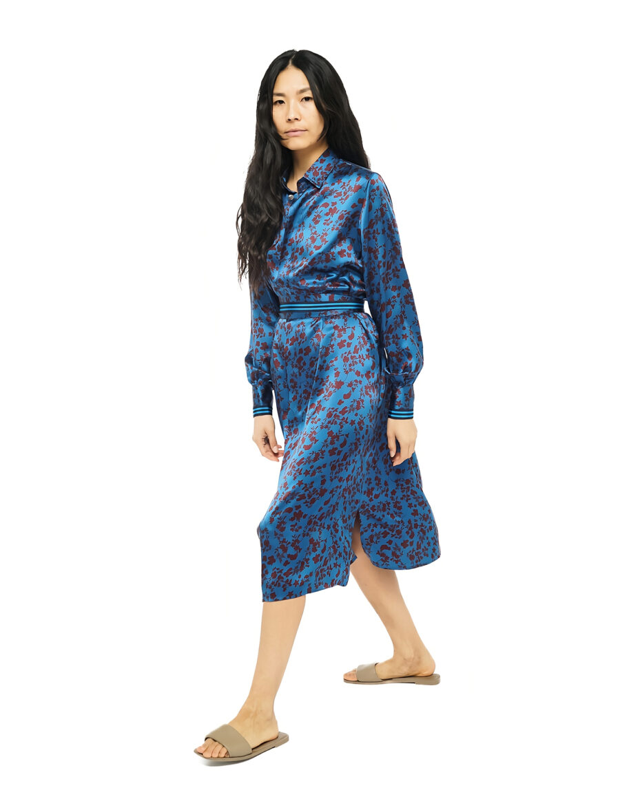 Mila - Robe chemise en satin de soie vintage imprimé bleu et bordeaux