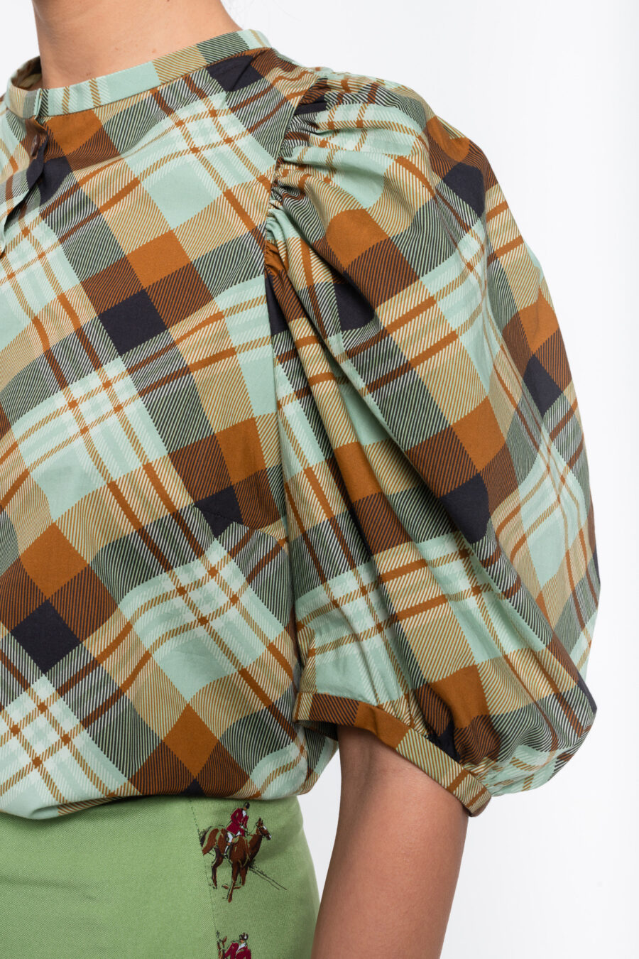 Shortsleeve blouse in a checked brown, lightblue and caramel cotton popline