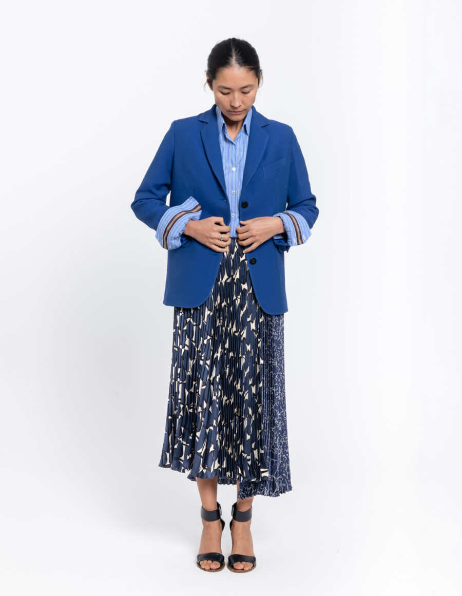 Pleated wrapskirt in mixed blue and offwhite vintage print in silk twill